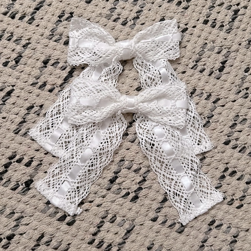 NEW Rococo x Saesishu Classic Lolita Lace Ribbon Bow Clip Set of 2 White